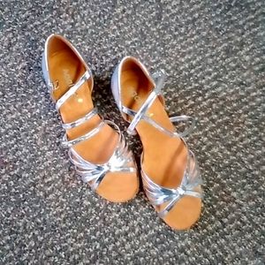 Azalead ballroom shoes 32 (size 12.5 girls US)
